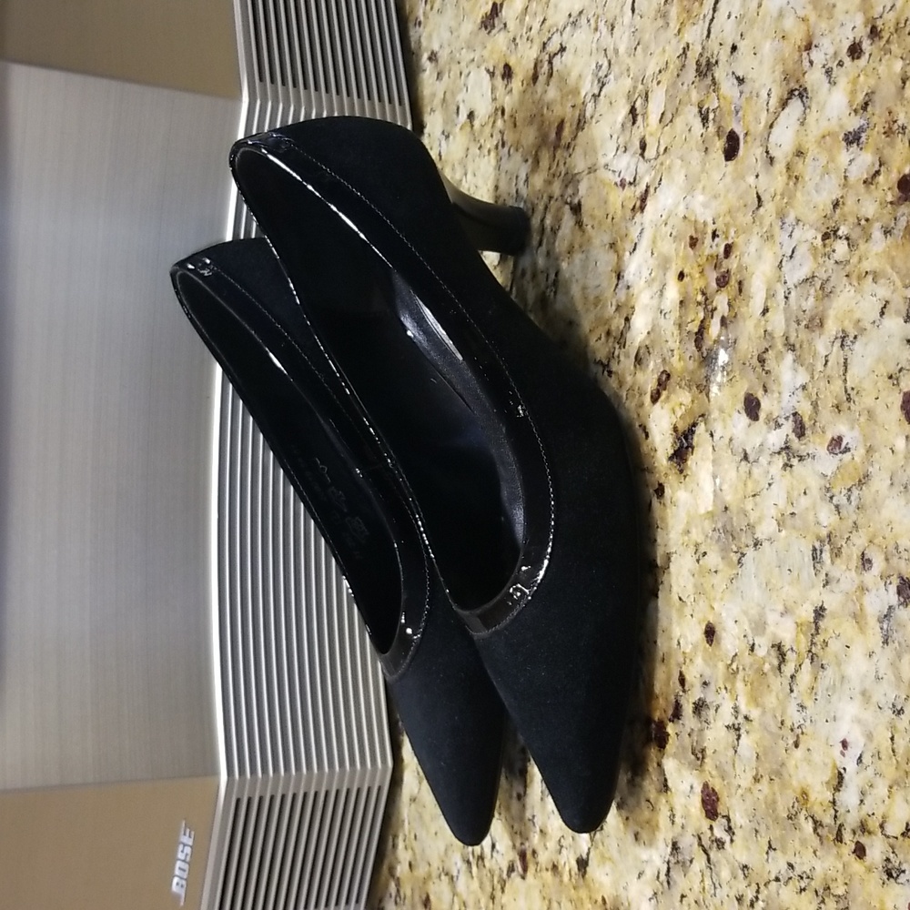 Gabor kitten heels